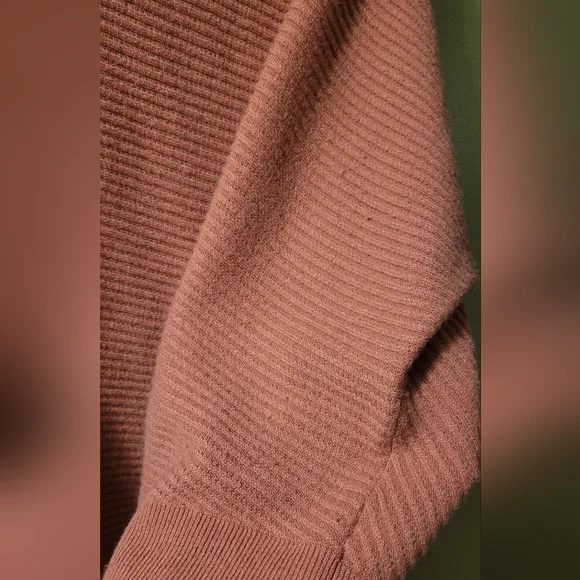 EUC Garnet Hill Angled Rib Cashmere Sweater Size Medium - Picture 7 of 9